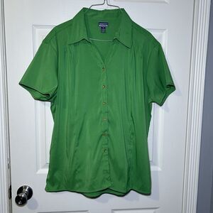 Uniti Shirt Women's 1X Green Short Sleeve Button Front Stretch Collared Top